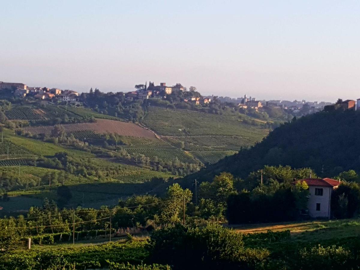 Bed and Breakfast La Terrazza Sui Vigneti-Rovescala San Damiano al Colle Exteriér fotografie